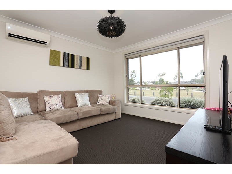 8 Hendon Street, Ropes Crossing NSW 2760