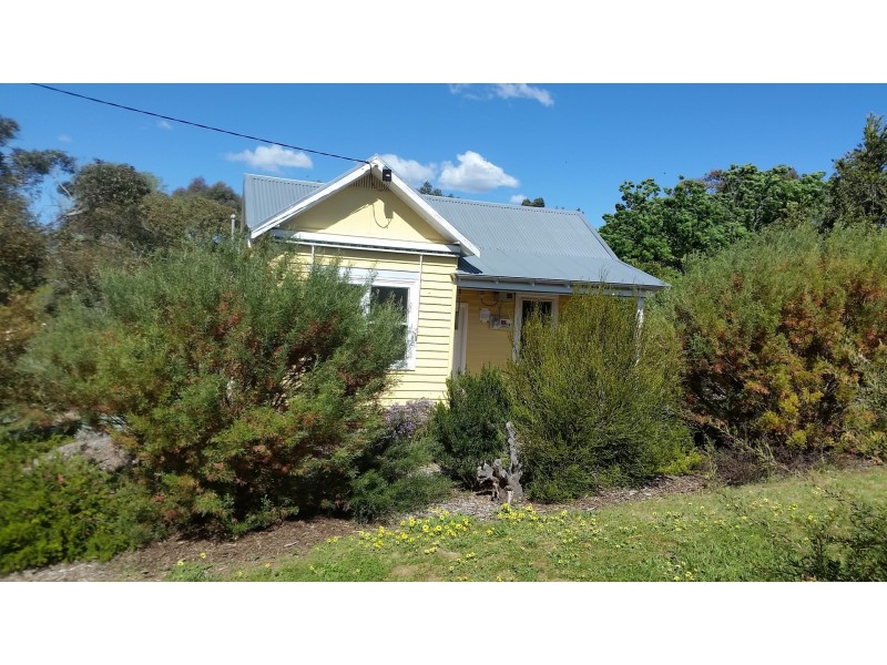 12 Sheehan Street, Castlemaine VIC 3450