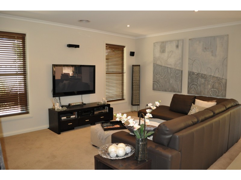 36 Waterview Drive, White Hills VIC 3550