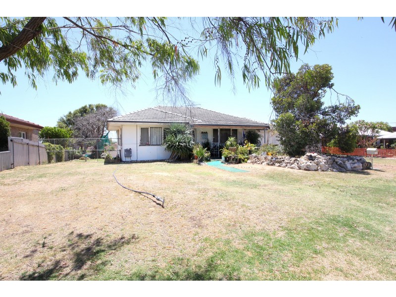 15 Bitton Street, Hamilton Hill WA 6163