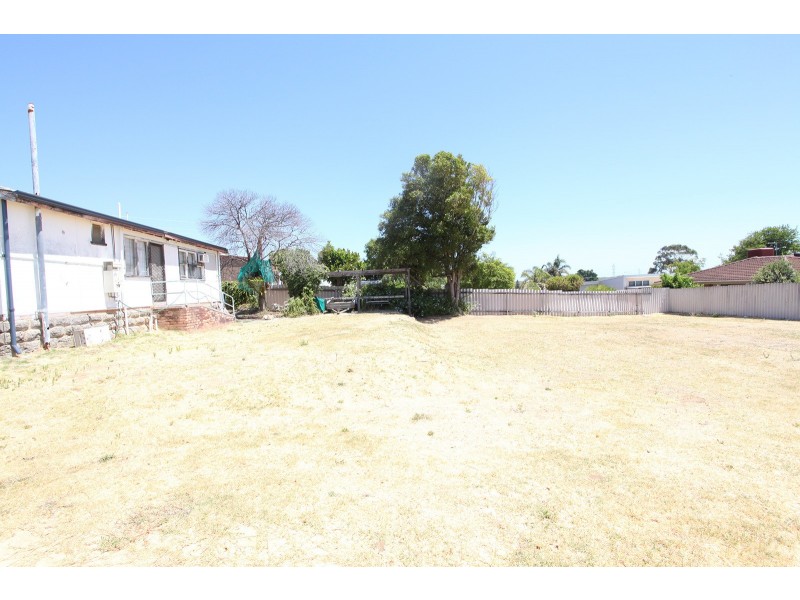 15 Bitton Street, Hamilton Hill WA 6163