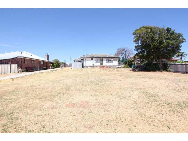 15 Bitton Street, Hamilton Hill WA 6163