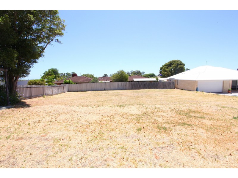 15 Bitton Street, Hamilton Hill WA 6163