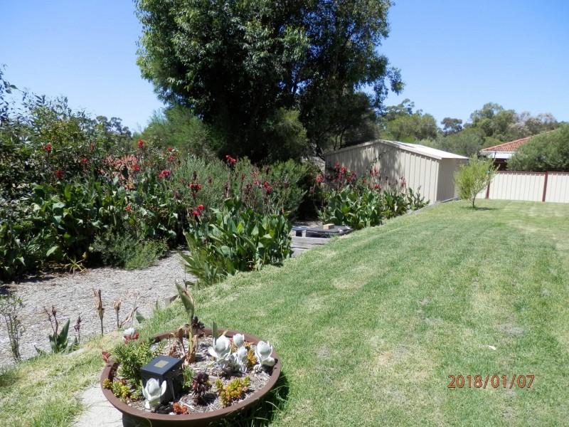 18 Wendowie Place, Serpentine WA 6125