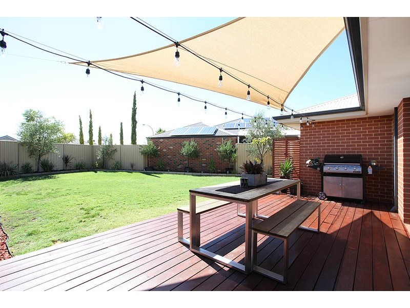 26 Januk Turn, South Guildford WA 6055