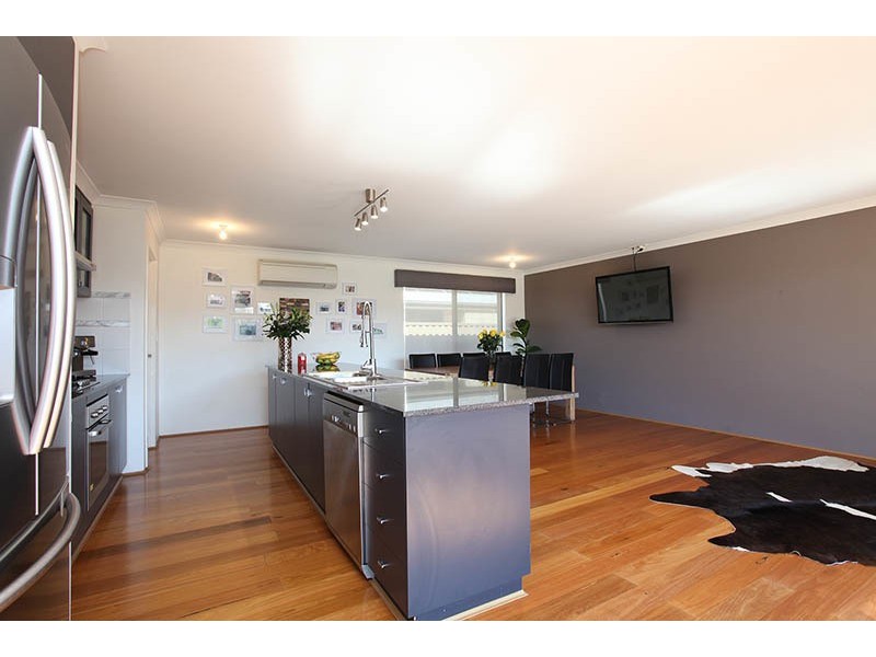 26 Januk Turn, South Guildford WA 6055