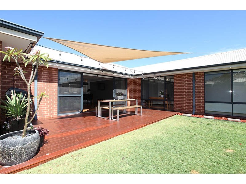 26 Januk Turn, South Guildford WA 6055