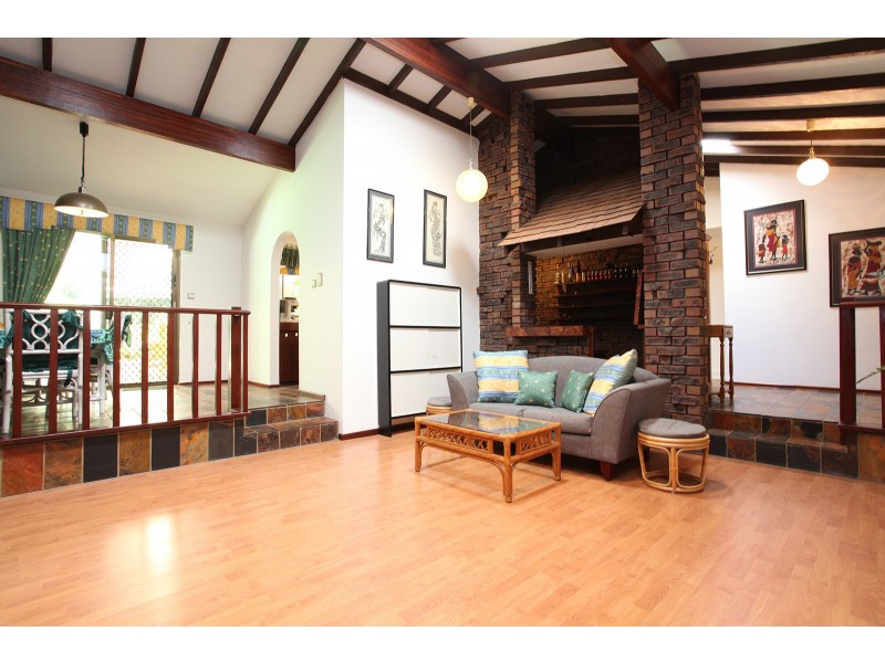 14 Lakeview Place, Bibra Lake WA 6163