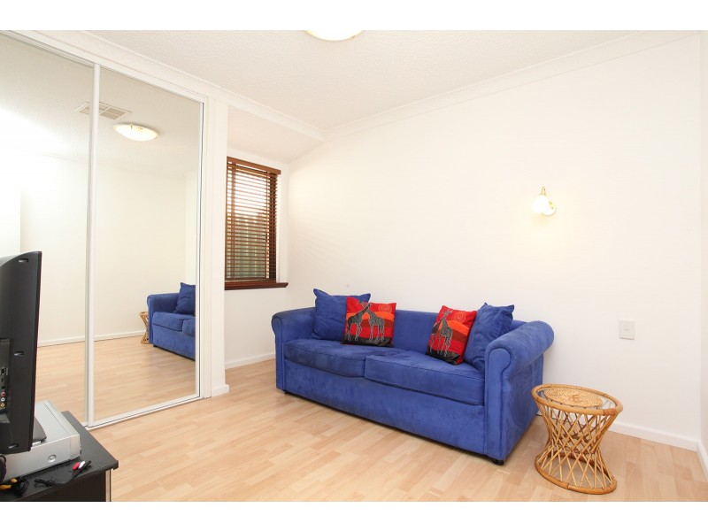 14 Lakeview Place, Bibra Lake WA 6163