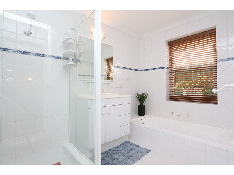 14 Lakeview Place, Bibra Lake WA 6163