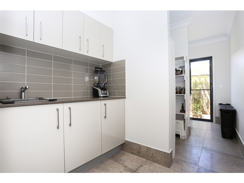 10 Honey Myrtle Road, Noosa Heads QLD 4567