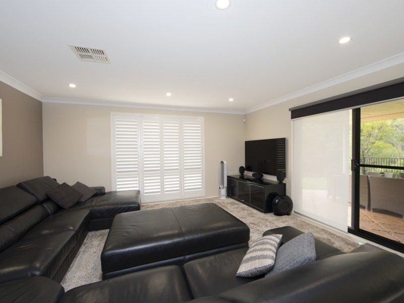 1 Hebrides Road, Fletcher NSW 2287