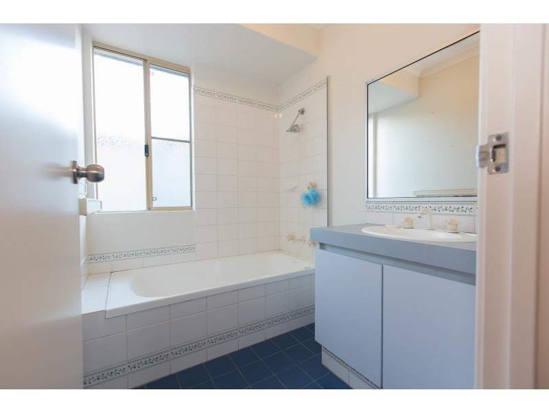 78 Nottingham Parkway, Orelia WA 6167