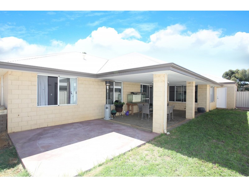 8 Atkinson Road, Burekup WA 6227