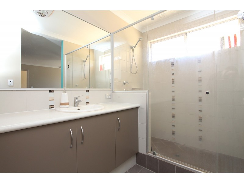 8 Atkinson Road, Burekup WA 6227