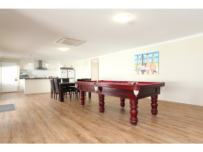 8 Atkinson Road, Burekup WA 6227