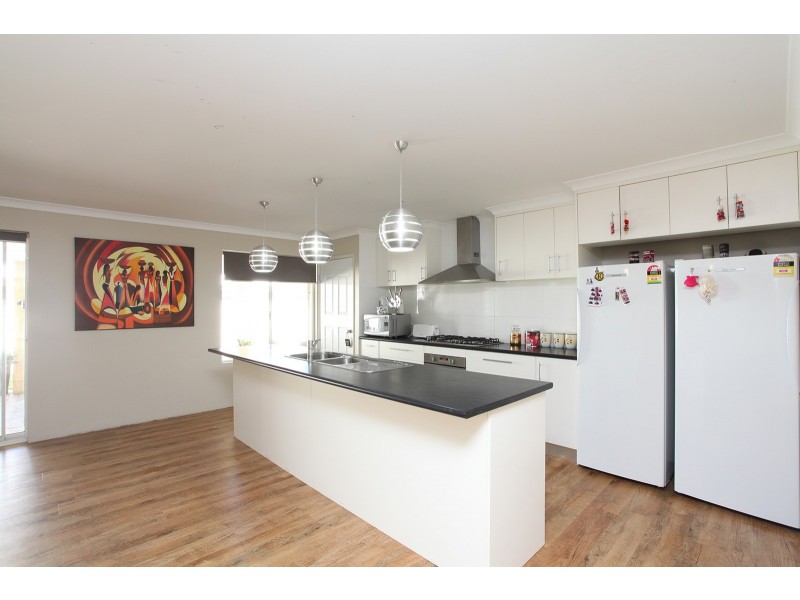 8 Atkinson Road, Burekup WA 6227