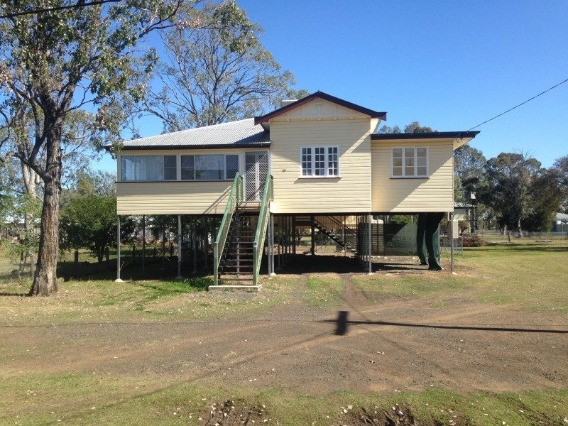 10 Delacy Street, Kaimkillenbun QLD 4406