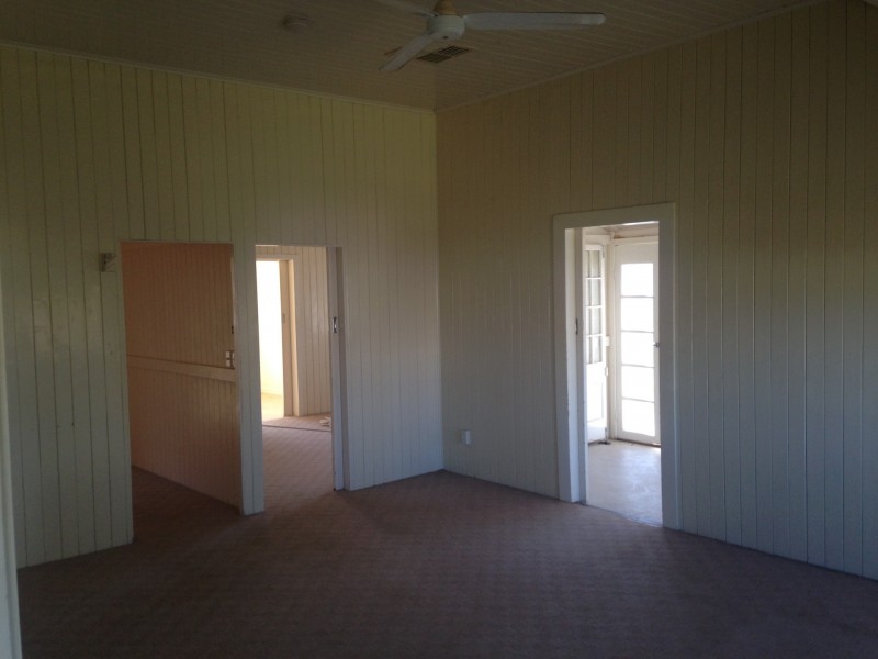 10 Delacy Street, Kaimkillenbun QLD 4406