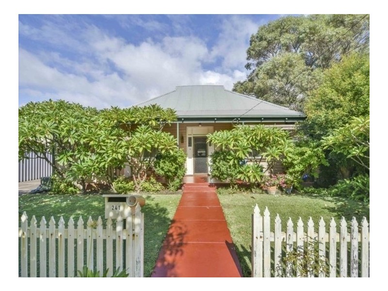 241 Ninth Avenue, Inglewood WA 6052