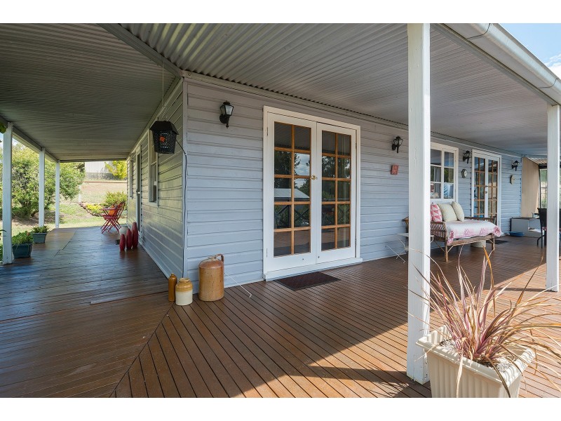 22-24 Havelock Street, Adelong NSW 2729