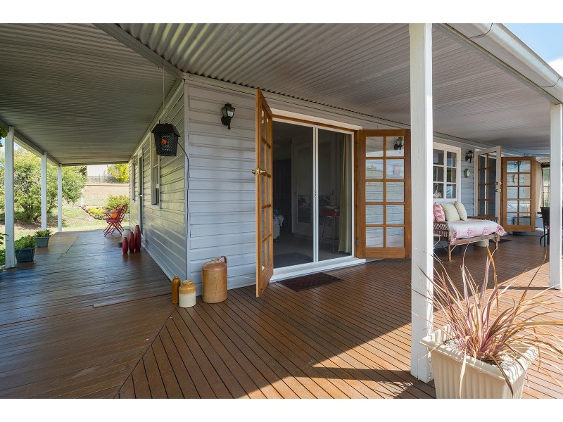 22-24 Havelock Street, Adelong NSW 2729