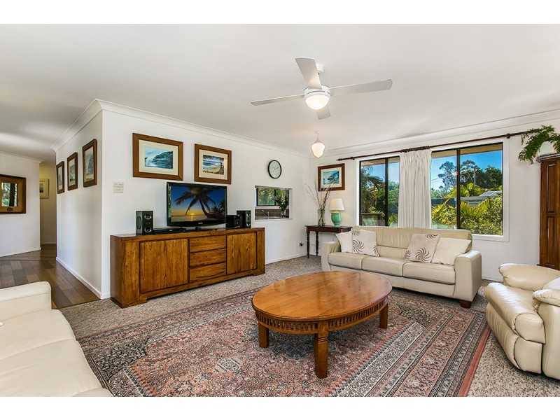 4 Wirree Drive, Ocean Shores NSW 2483