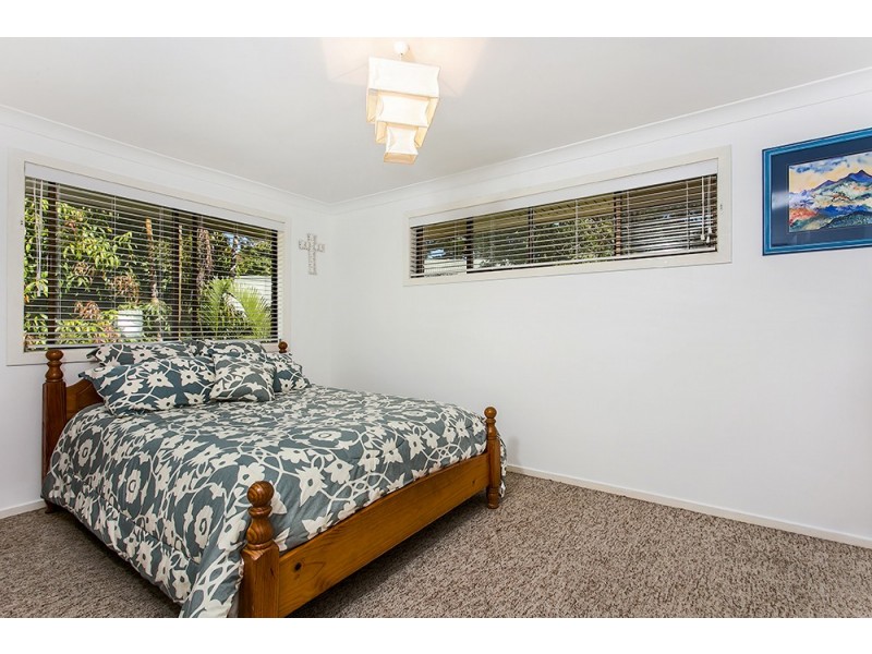 4 Wirree Drive, Ocean Shores NSW 2483
