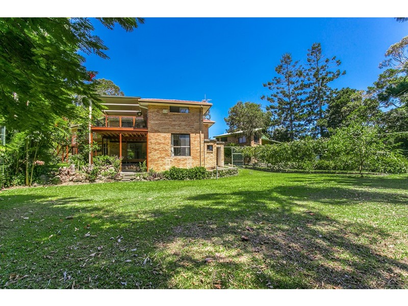 4 Wirree Drive, Ocean Shores NSW 2483