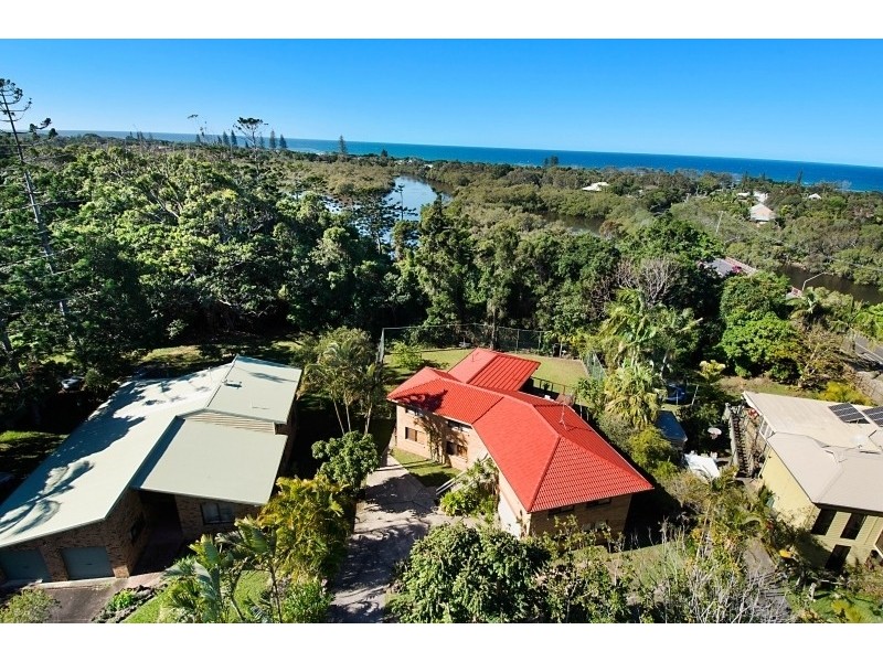 4 Wirree Drive, Ocean Shores NSW 2483
