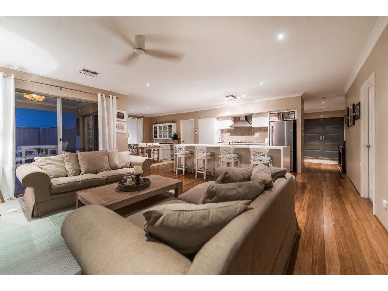 42 Veronica Parkway, Stirling WA 6021