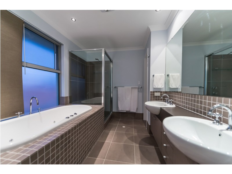 42 Veronica Parkway, Stirling WA 6021