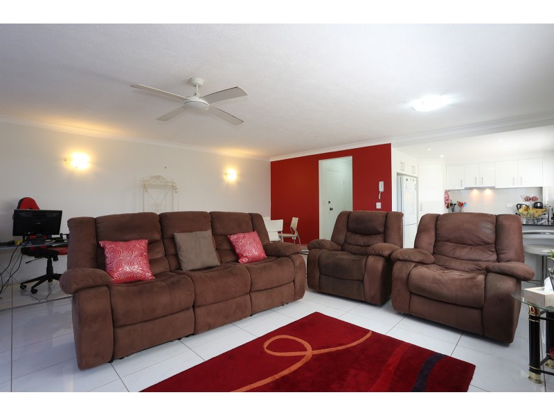 2/458 Marine Parade, Biggera Waters QLD 4216