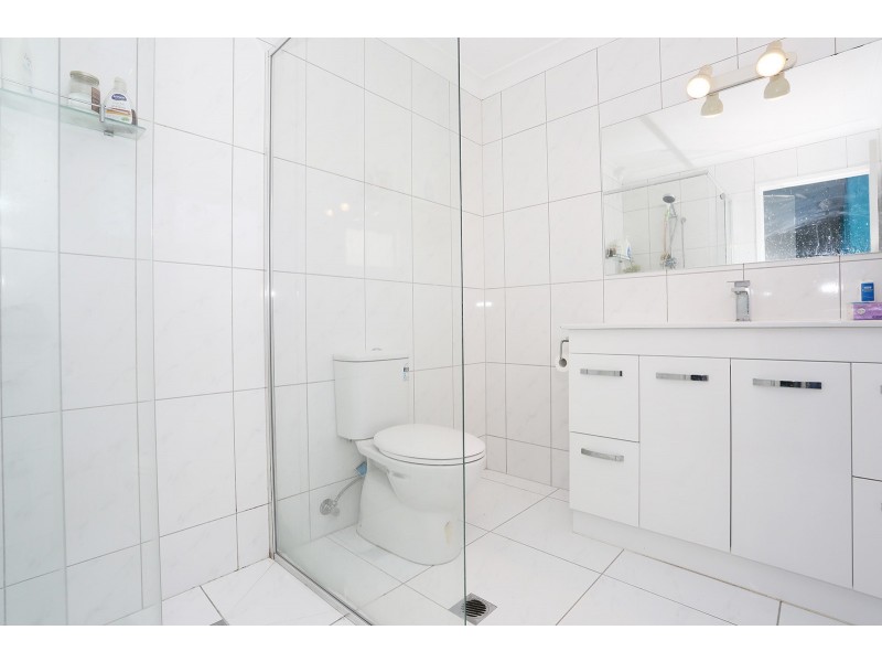 2/458 Marine Parade, Biggera Waters QLD 4216