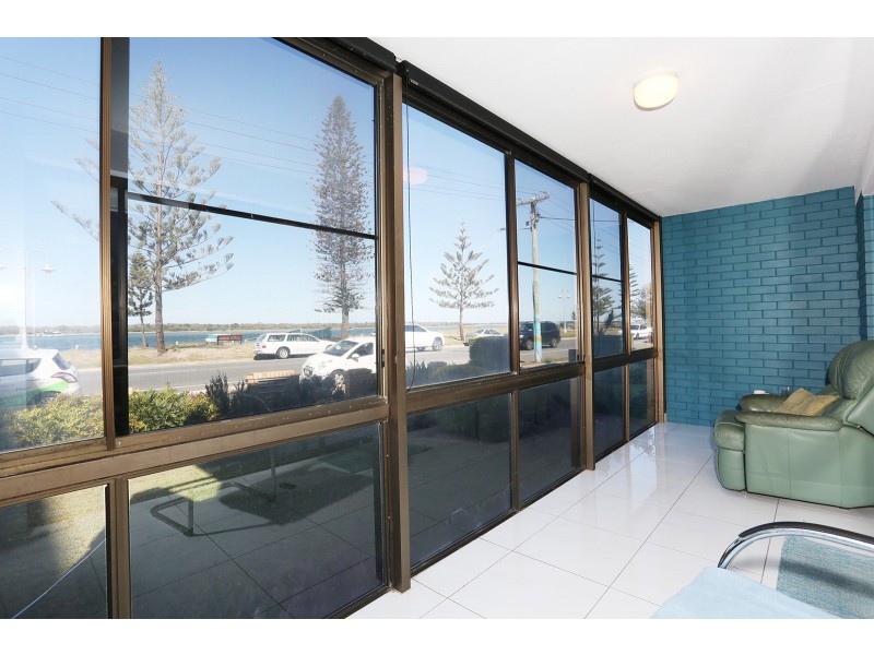 2/458 Marine Parade, Biggera Waters QLD 4216