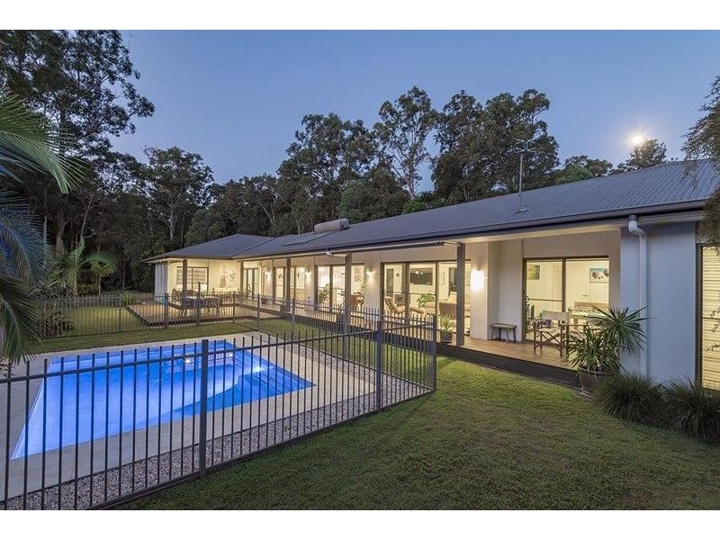 43 Highland Drive, Lake Macdonald QLD 4563