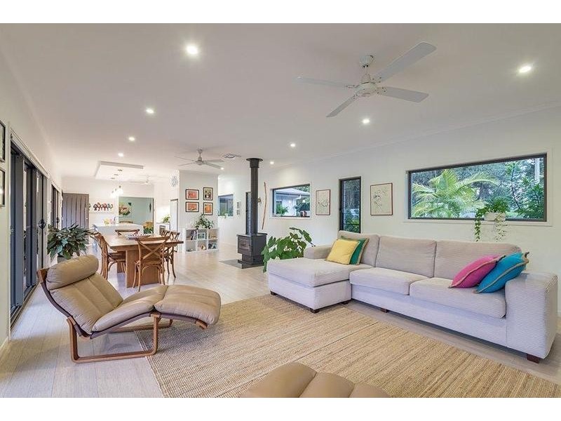 43 Highland Drive, Lake Macdonald QLD 4563