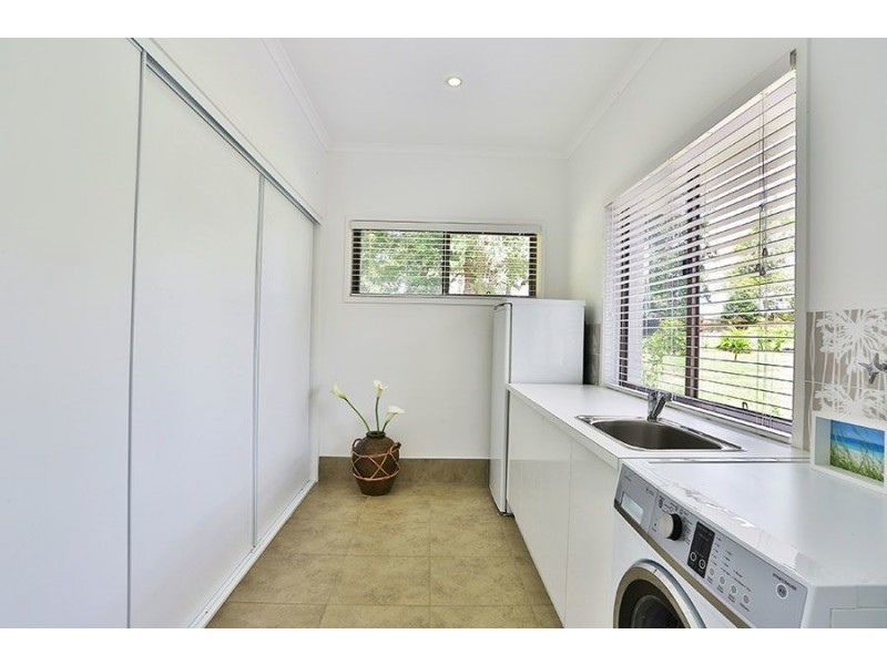 43 Highland Drive, Lake Macdonald QLD 4563