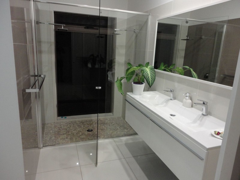 43 Highland Drive, Lake Macdonald QLD 4563