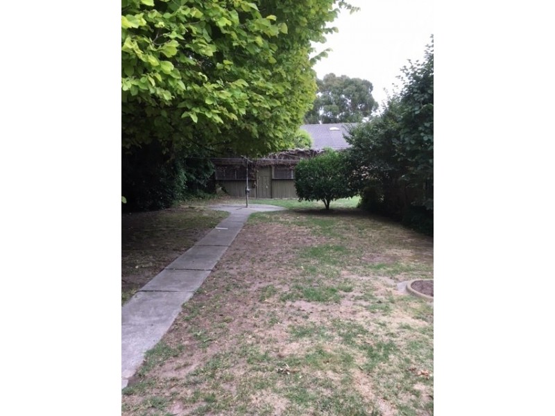 9 Doynton Parade, Mount Waverley VIC 3149