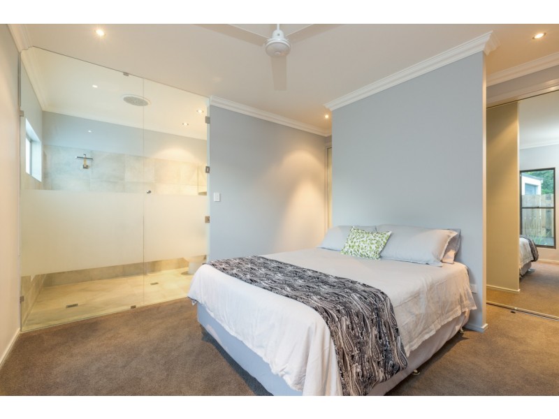 2/11 Palm Avenue, Coconuts QLD 4860