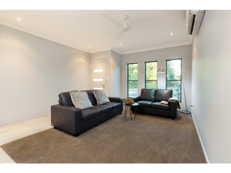 2/11 Palm Avenue, Coconuts QLD 4860