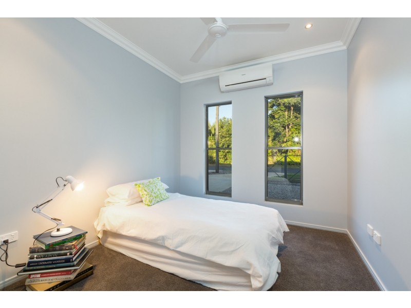 2/11 Palm Avenue, Coconuts QLD 4860