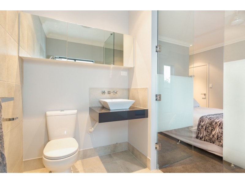 2/11 Palm Avenue, Coconuts QLD 4860