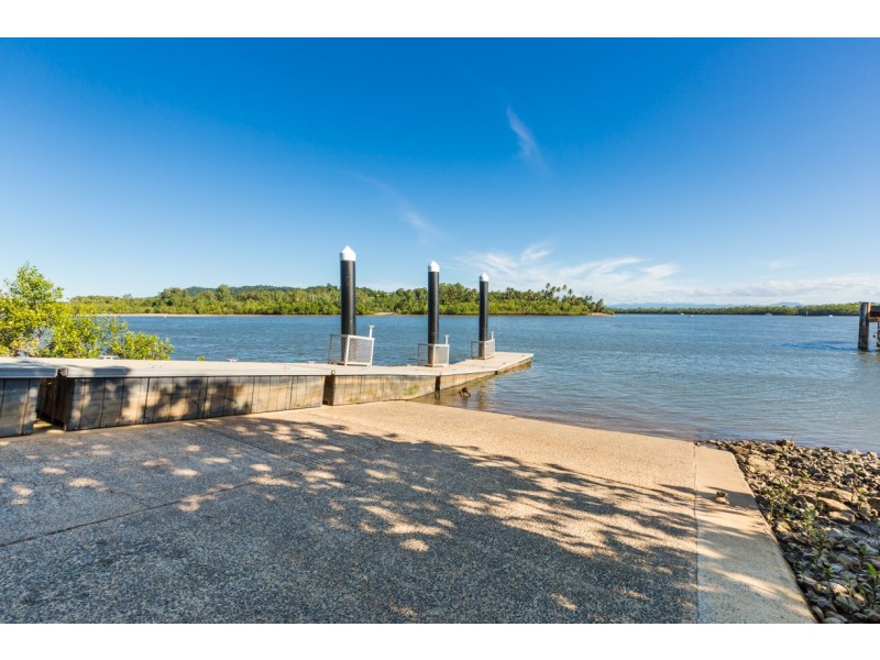 2/11 Palm Avenue, Coconuts QLD 4860