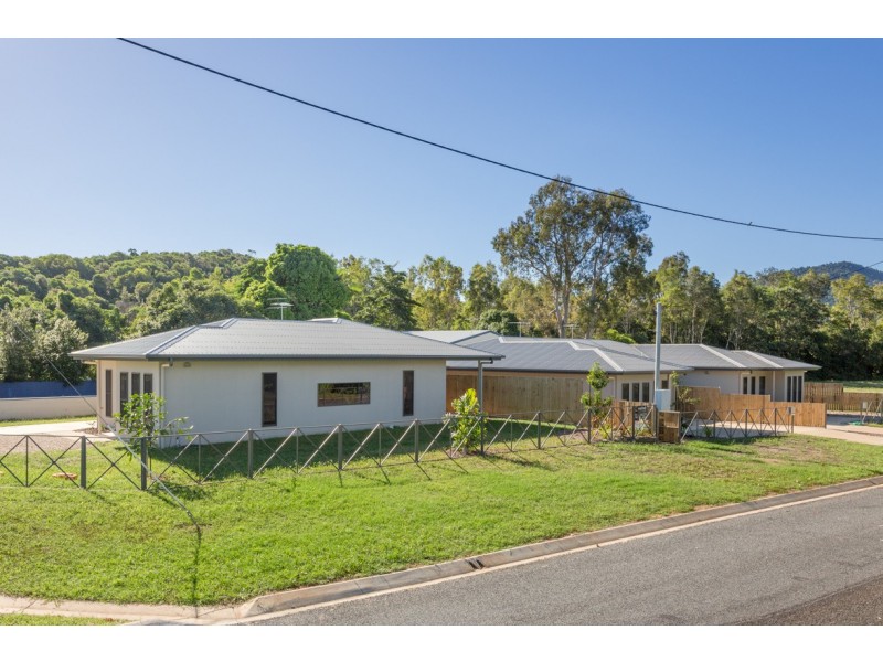 2/11 Palm Avenue, Coconuts QLD 4860