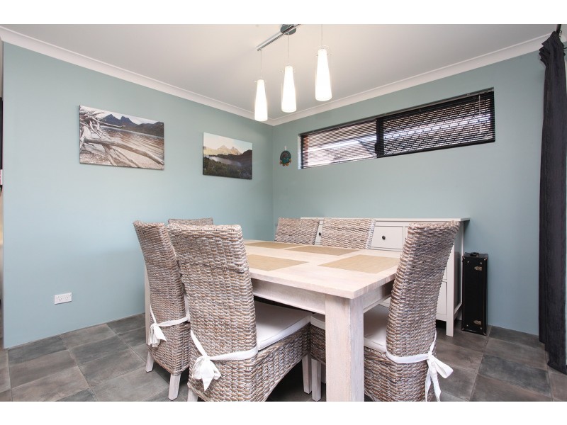 16 Thaxted Street, Wellard WA 6170