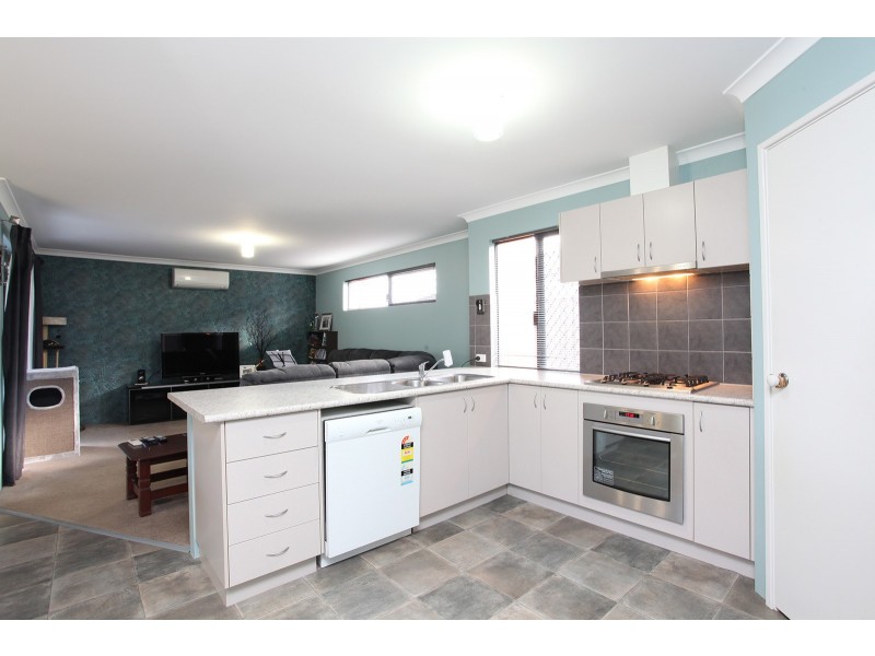 16 Thaxted Street, Wellard WA 6170