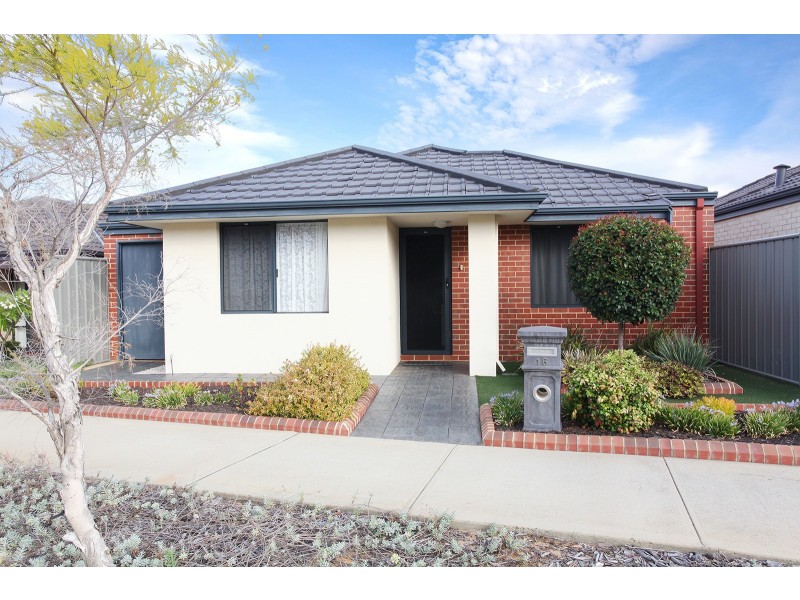16 Thaxted Street, Wellard WA 6170
