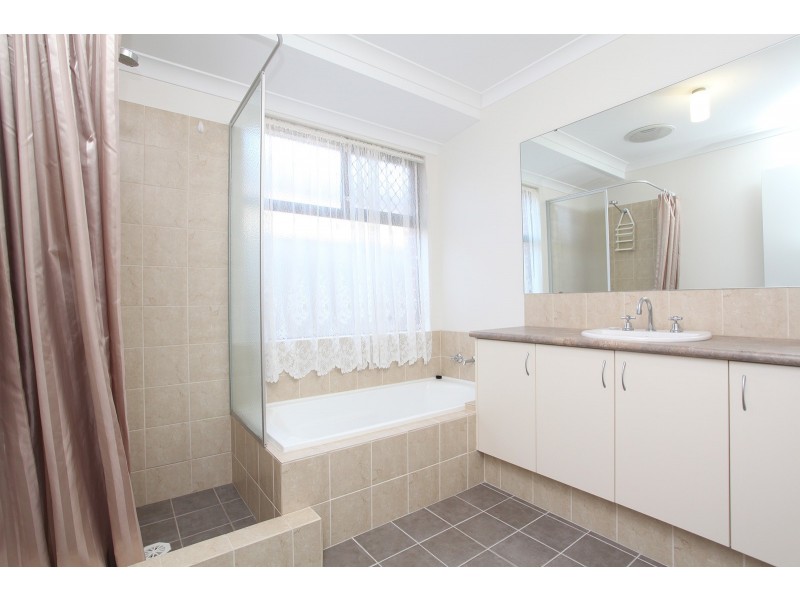 16 Thaxted Street, Wellard WA 6170